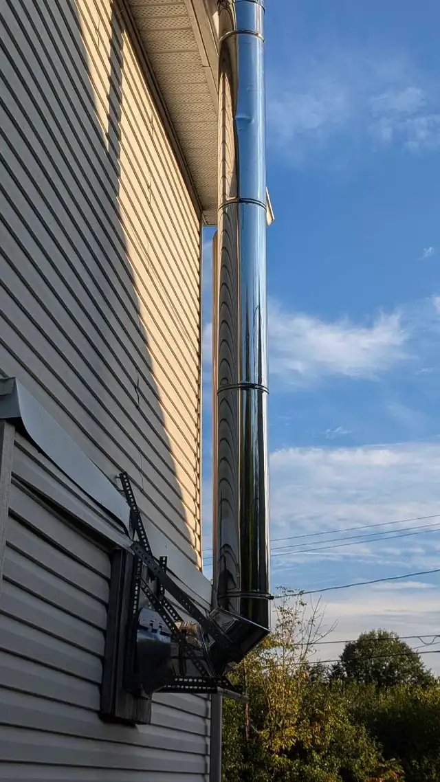 Wood Stove and high quality pipes. - Photo 6