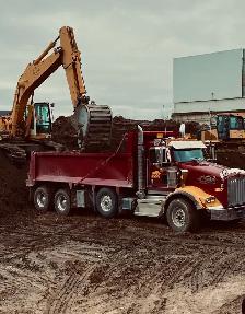 Hiring Dump Truck Drivers /Full-Time
