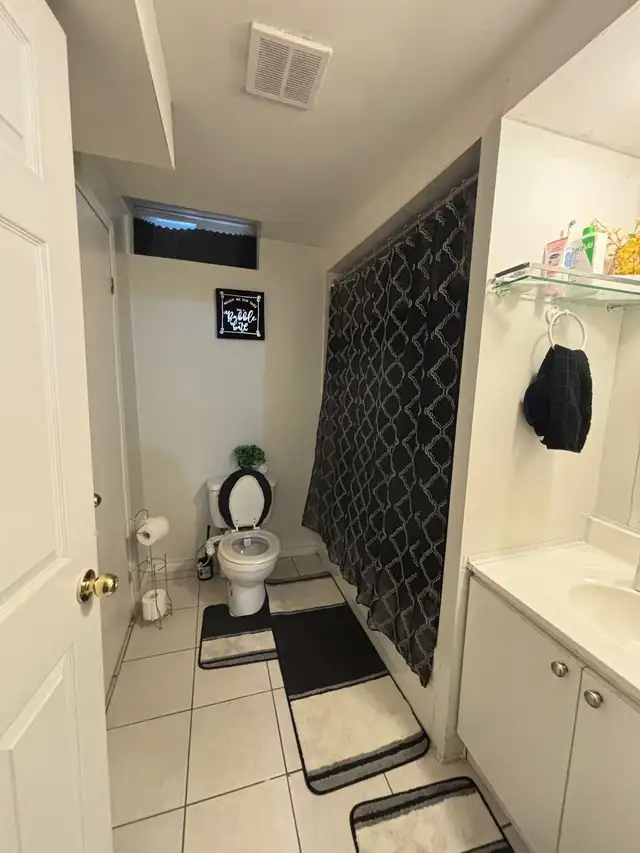 2 bedroom Basement in Brampton - Photo 2