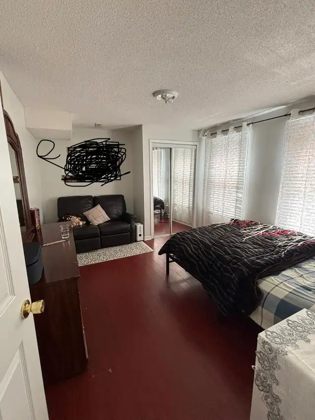 2 bedroom Basement in Brampton - Photo 3