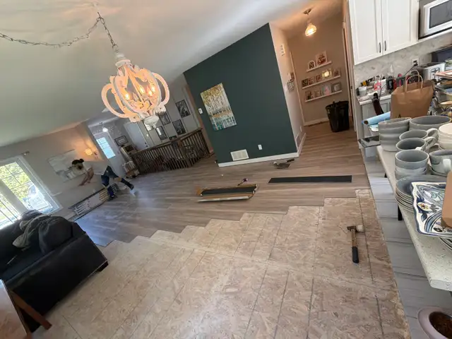 need 1 employe flooring installation 25$h (Russel Limoges)