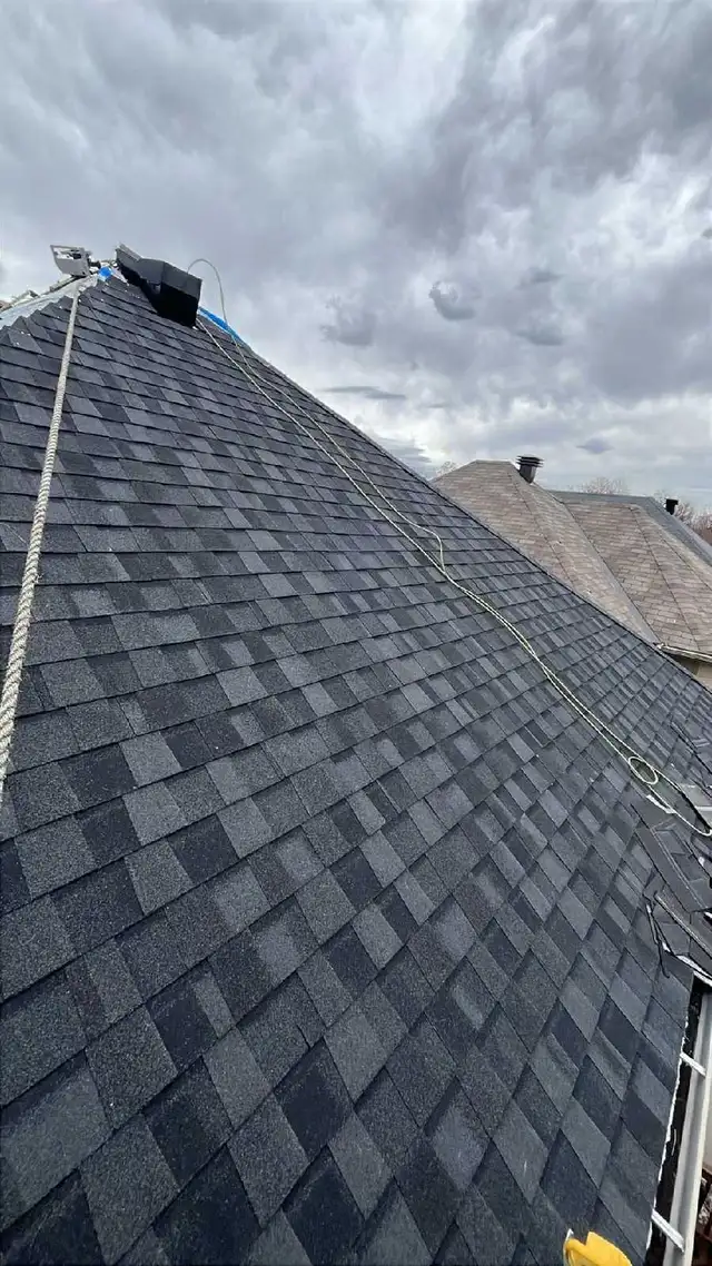 Hiring Roofers Asphalt Shingle Installers jrs $30/hr experienced