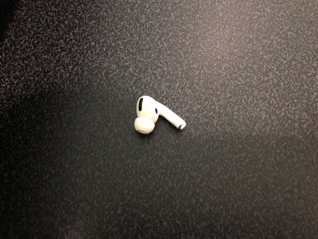 Apple AirPods Pro Generation 1 RIGHT (A2083) EARBUD ONLY - Photo 4