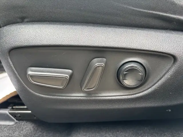 2021 Toyota RAV4 XLE AWD SUNROOF - NO ACCIDENTS - WARRANTY INCL - Photo 17
