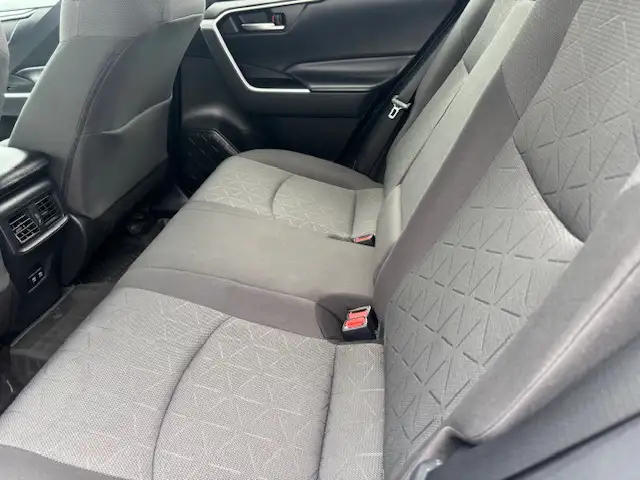 2021 Toyota RAV4 XLE AWD SUNROOF - NO ACCIDENTS - WARRANTY INCL - Photo 19