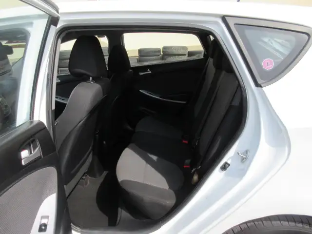2014 Hyundai Accent GL - Photo 11