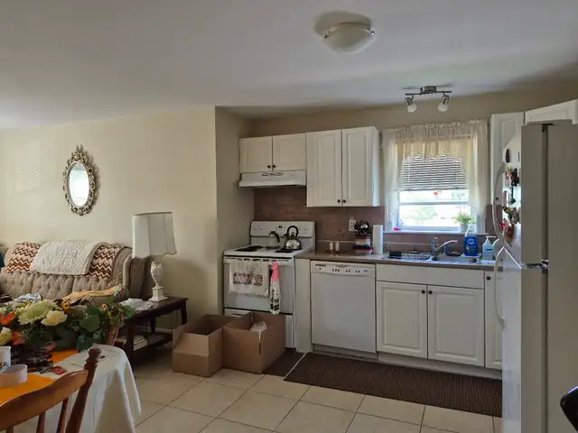 June. 1bdr apt  a den. Heat included. Parking. Elevator. East SJ - Photo 8