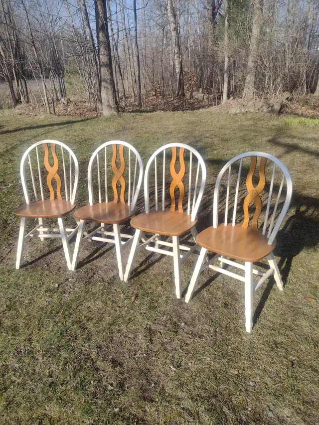 Set of 4 kitchen chairs