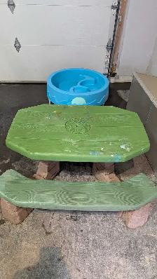 kids picnic table