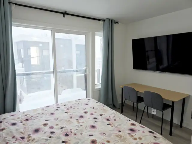 Room Rent Private Bathroom King Bed Daily Weekly Keele Wilson