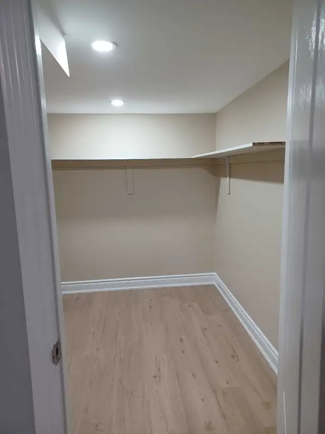 1 BEDROOM LEGAL BASEMENT AVAILABLE IMMEDIATELY - Photo 6