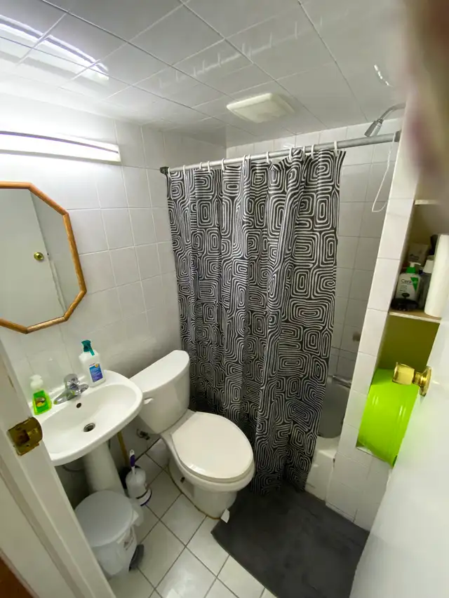 Cozy room in eastyork available from May 26 ,$750/month - Photo 5