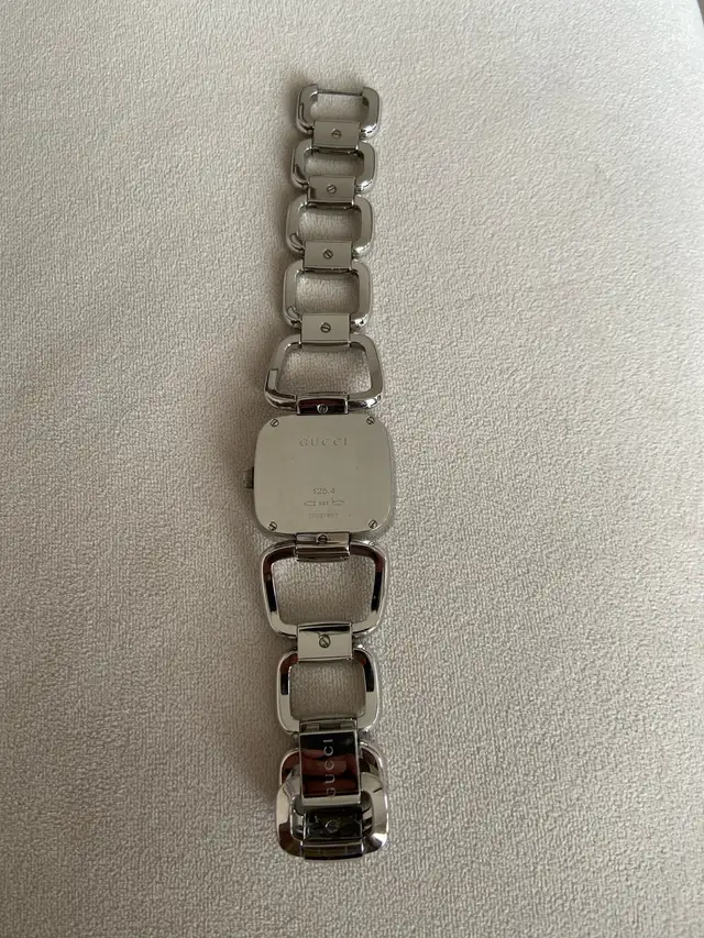 Ladies GUCCI Swiss Quartz Watch YA125407. $300 - Photo 3