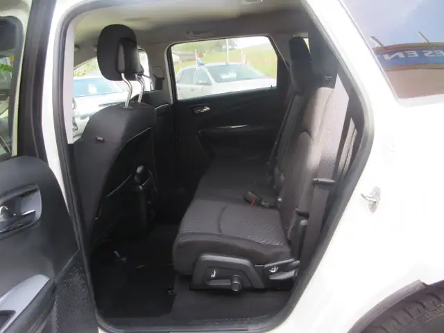 2016 Dodge Journey SXT - Photo 11