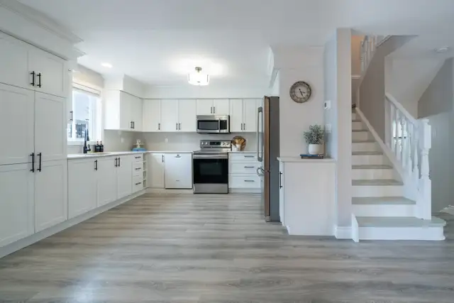 Home for Sale $569,900 - Photo 2