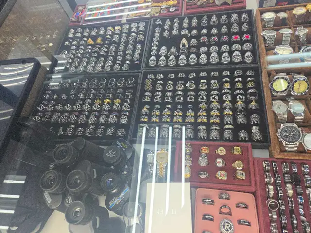 WE SELL WATCHES & Rings