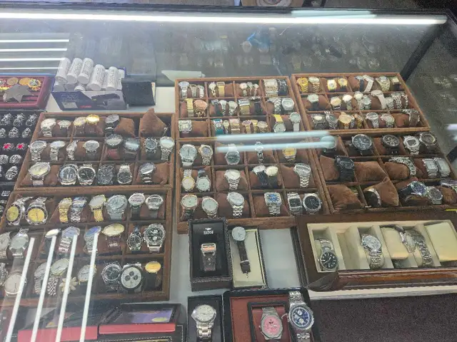 WE SELL WATCHES & Rings - Photo 2