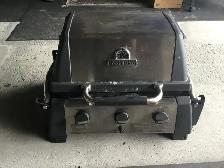 Broil-King 3 Burner Portable BBQ