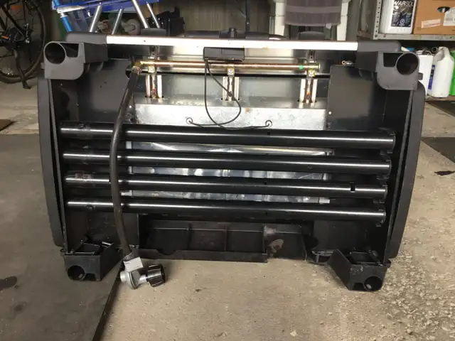 Broil-King 3 Burner Portable BBQ - Photo 4