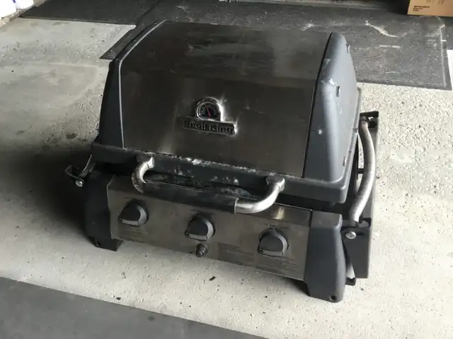Broil-King 3 Burner Portable BBQ - Photo 6
