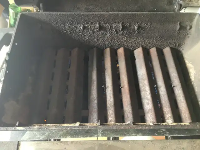 Broil-King 3 Burner Portable BBQ - Photo 8