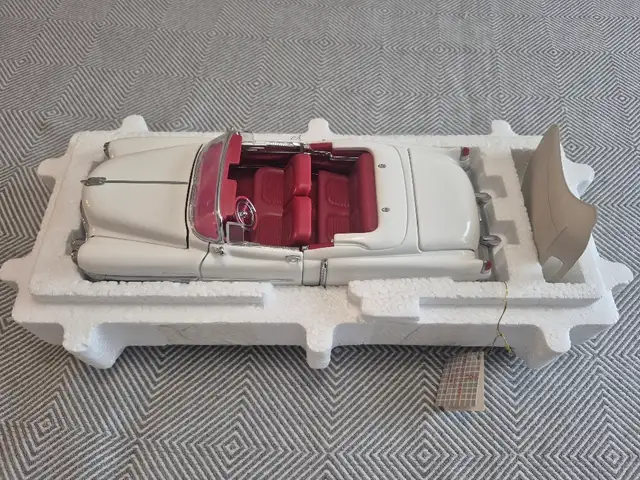 A Rare Opportunity! Own. Official 1:24 Scale, 1953 Cadillac - Photo 7
