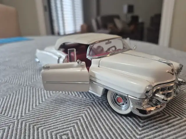 A Rare Opportunity! Own. Official 1:24 Scale, 1953 Cadillac - Photo 8