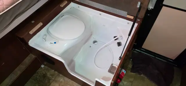 2015 ROCWOOD HW 2716G POWER POP UP-WET BATH-SLEEPS 9-2826LB-DRY - Photo 6