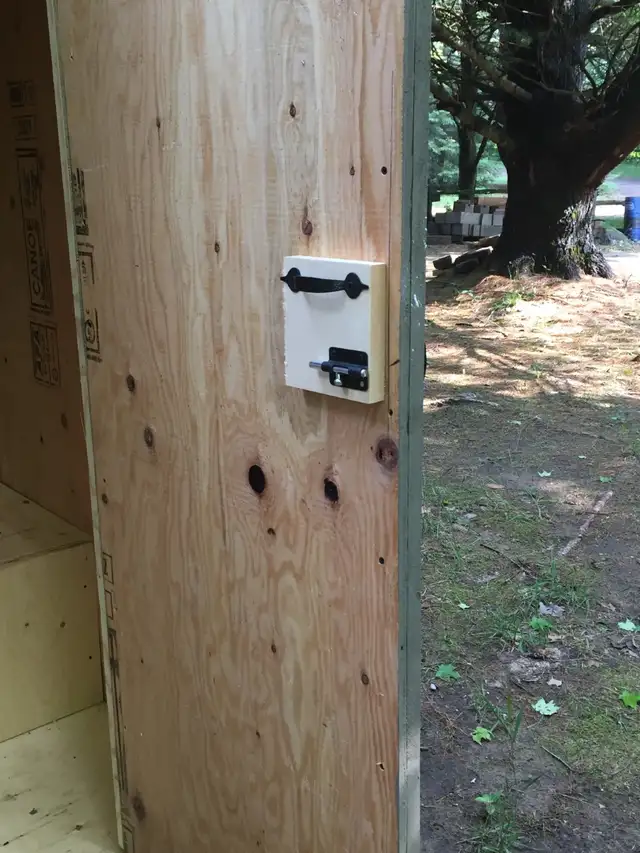 Outhouses - Photo 3
