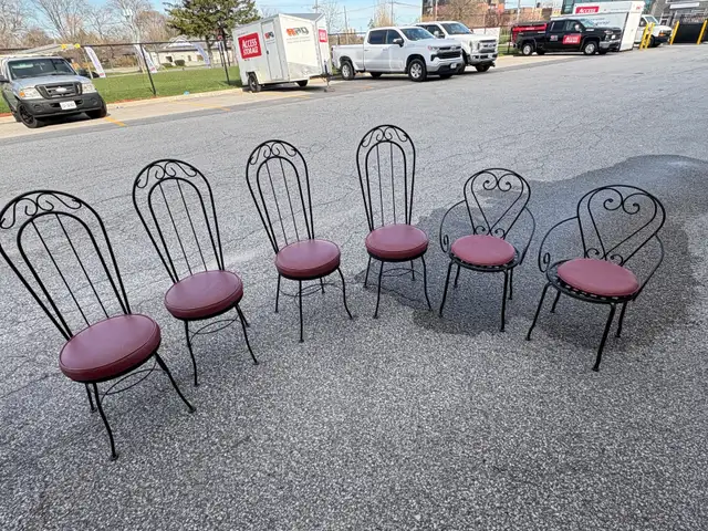 Free delivery used Set of 6 Vintage Wrought Iron Chairs - Photo 2