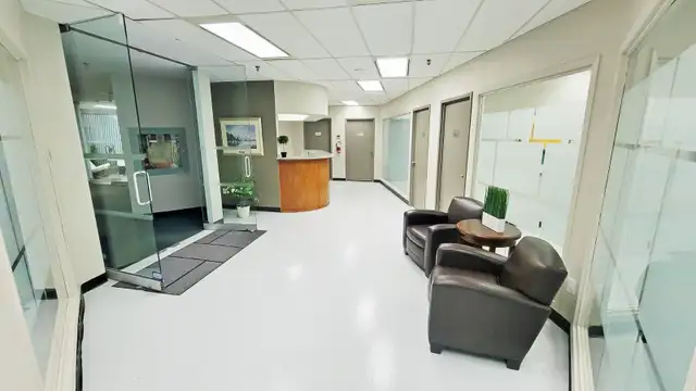 $1200/mo – Spacious Office Space for Rent - Lake Shore Blvd W - Photo 2