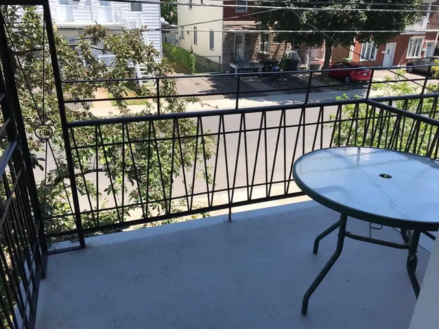 Luxury 4 1/2 Unit (2 Bed) for Rent in Montreal - Photo 8