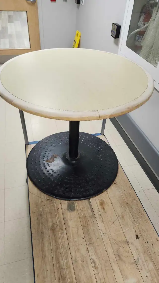 Restaurant tables - Photo 3