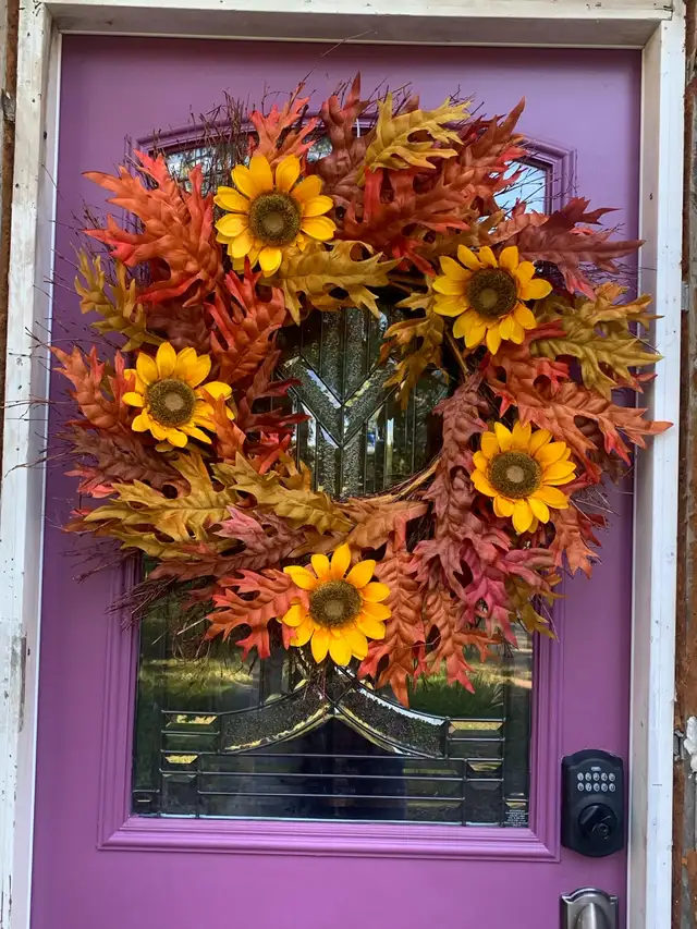 Great condition. Sunflower wreath. 30"