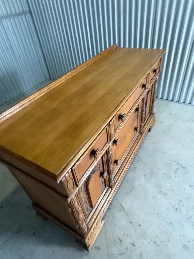 Free delivery antique Vintage Oak Sideboard Dresser - Photo 2