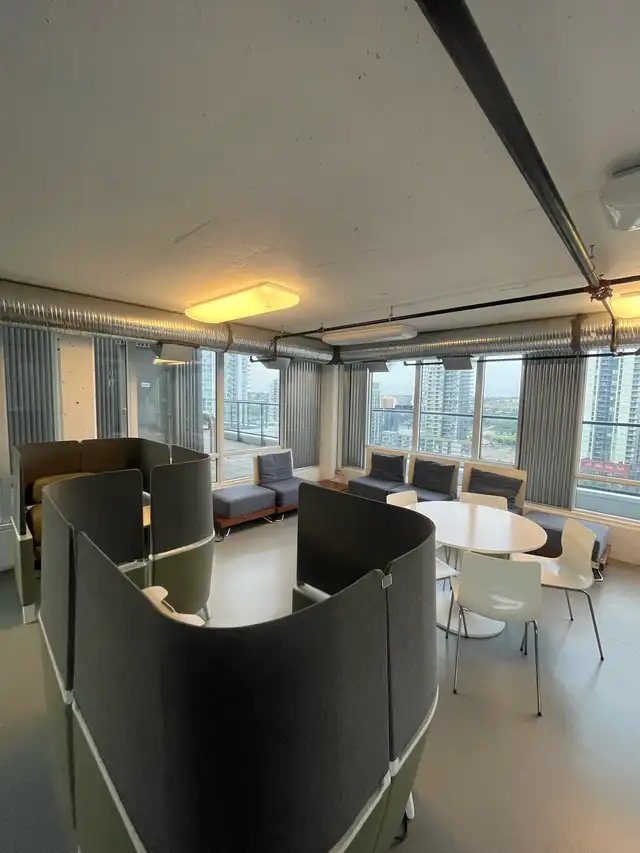 Downtown Condo AVAILABLE immediately! Gym Rooftop - Photo 10