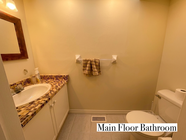 Bright End-Unit Townhouse near Gordon & Kortright – 3 Rooms - Photo 14