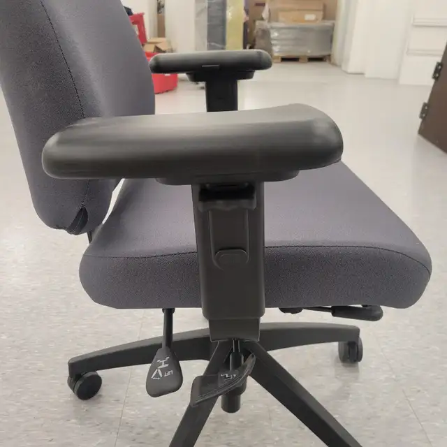 Ergonomic Fully Loaded Artopex Task Chairs! SALE Only $150.00 - Photo 4
