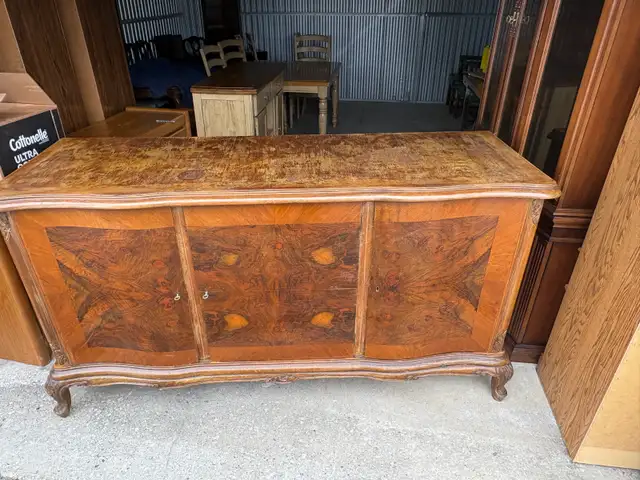 Free delivery antique Vintage Wooden Buffet/Sideboard - Photo 3