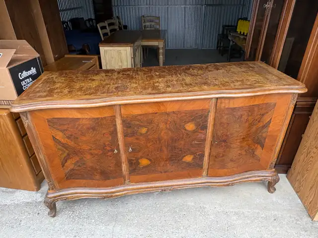 Free delivery antique Vintage Wooden Buffet/Sideboard - Photo 4