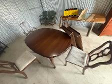 Free delivery used Wooden Dining Table with 4 chairs - Photo 3