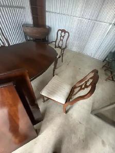 Free delivery used Wooden Dining Table with 4 chairs - Photo 8