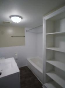 2 Bed Renovated Apt in Clean and Quiet building - Photo 3