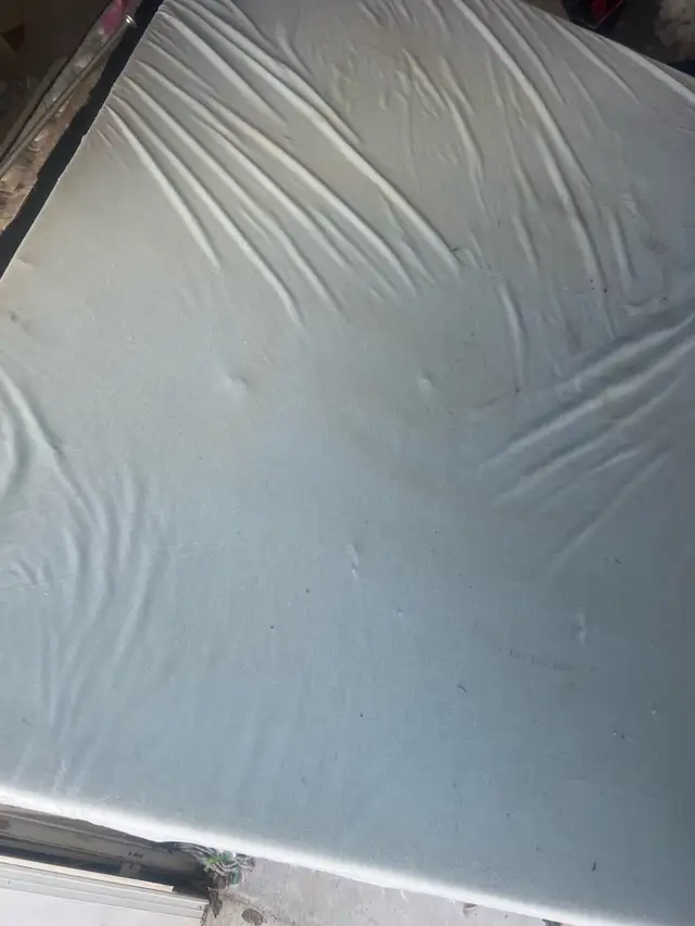 Mattress Queen Box $25 - Photo 8