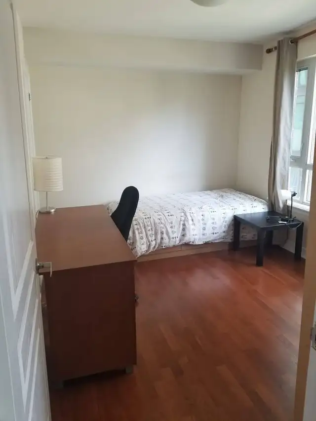 Room in Condo for Female Student - Photo 4