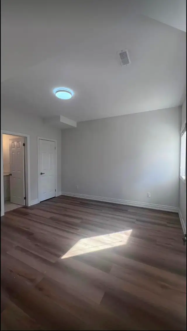 Beautiful Basement Apartment For Rent at Green Lane/Leslie - Photo 6
