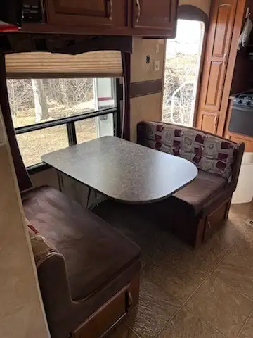 ️ FOR SALE – 2011 Jayco Jay Flight 25 RKS Travel Trailer - Photo 4
