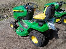 2023 JOHN DEERE X330 LIKE NEW