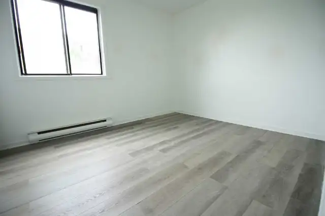 A Valleyfield- Grand,  beau et tanquille 4-1/2 Libre $1200 - Photo 5