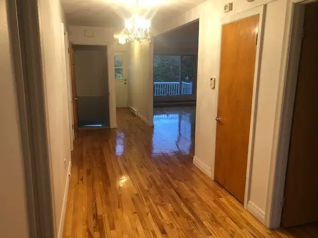!5-1/2 Upper Duplex Facing Park with 2 BALCONIES! - Photo 3